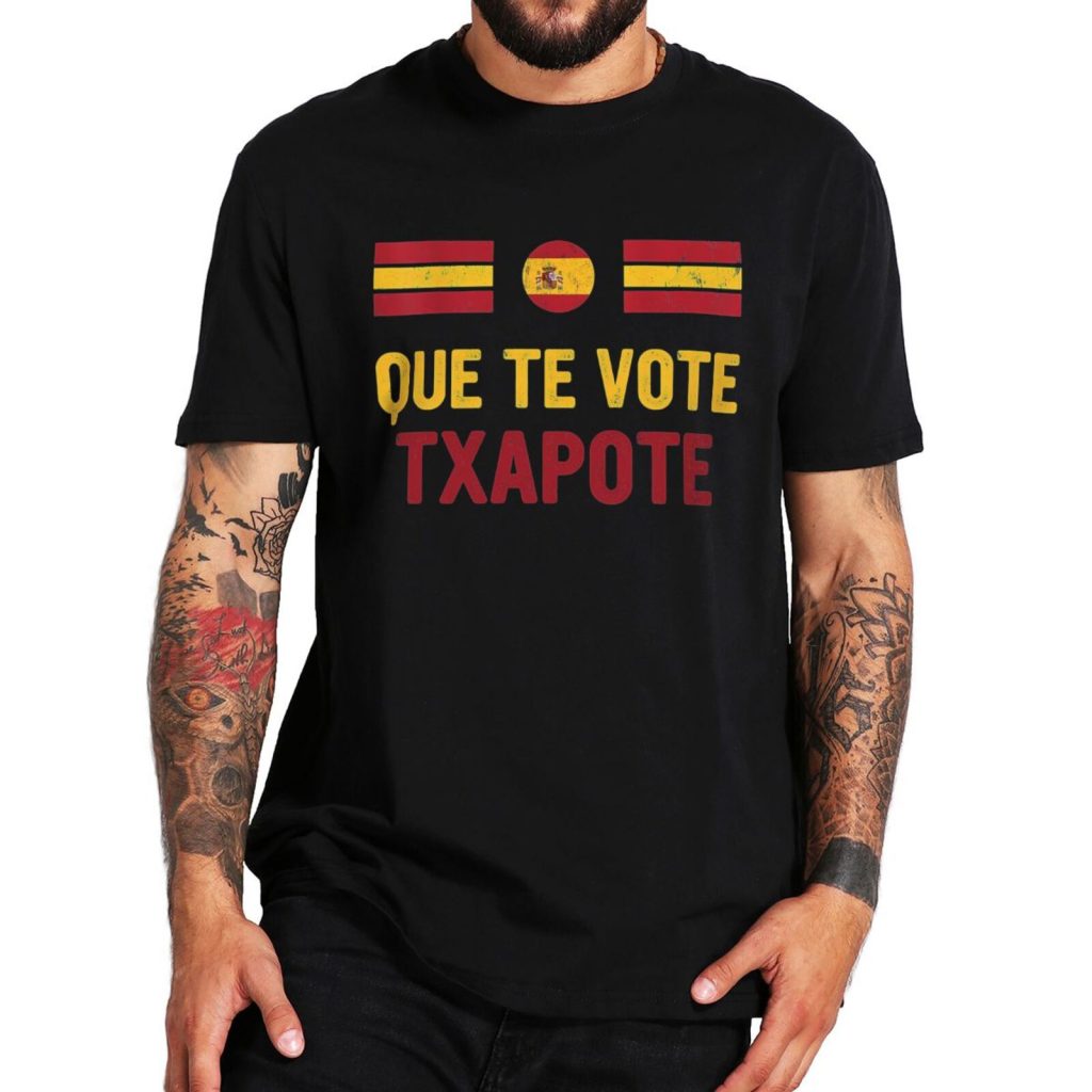 Modelo con camisa de "Que te vote Txapote" en protesta electoral.
