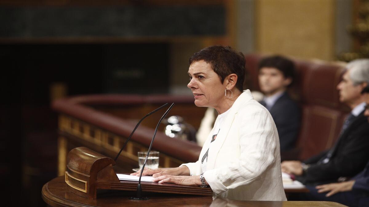 Dirigente de EH Bildu hablando en el Congreso durante un debate político.