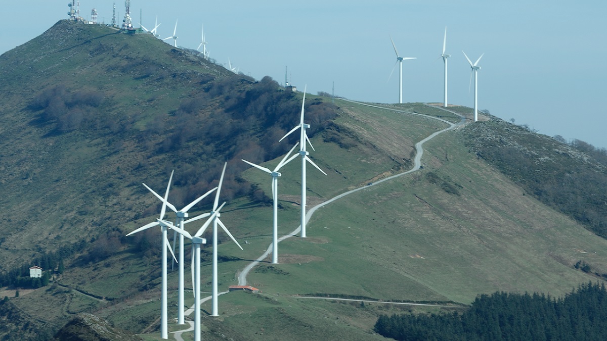 Parque eolico aerogeneradores en Argalario