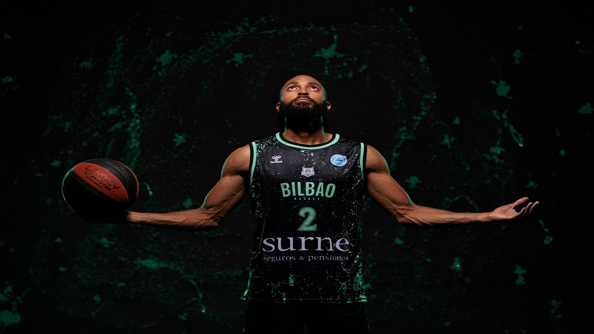 El Surne Bilbao Basket revela su nueva indumentaria para la próxima FIBA Europe Cup.
