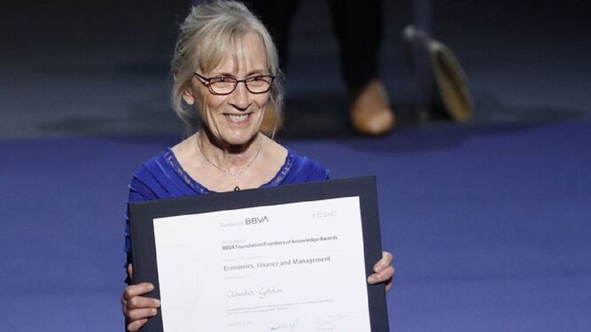 Claudia Goldin es premiada con el Nobel de Economía debido a sus influyentes estudios sobre las mujeres en el ámbito laboral.