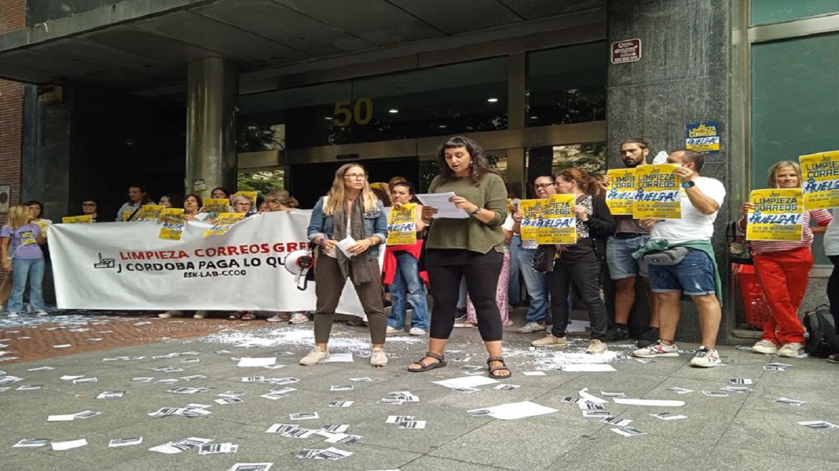 Piquete de empleadas de limpieza subcontratadas por Correos.