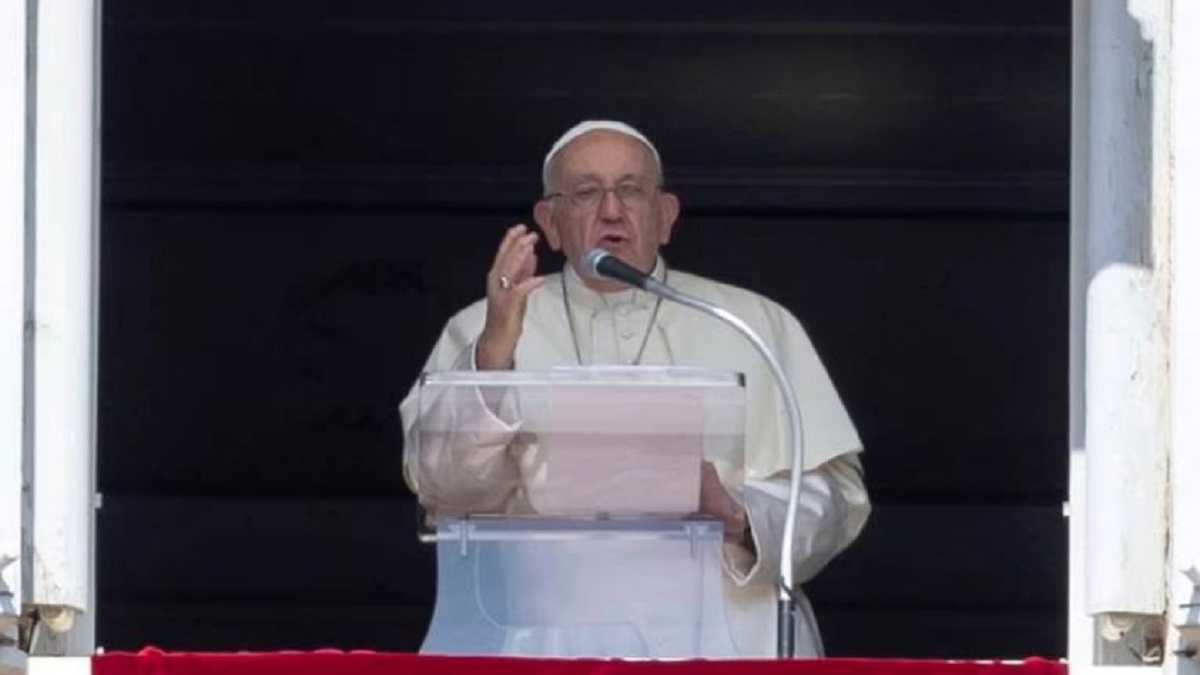 Papa Francisco lidera debates en el Vaticano.