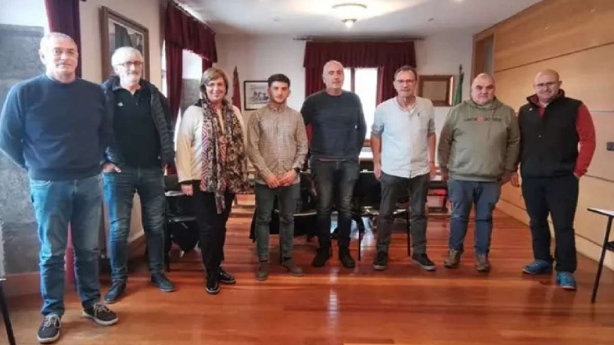 Líderes municipales de Busturialdea-Urdaibai se unen para mejorar el transporte público.