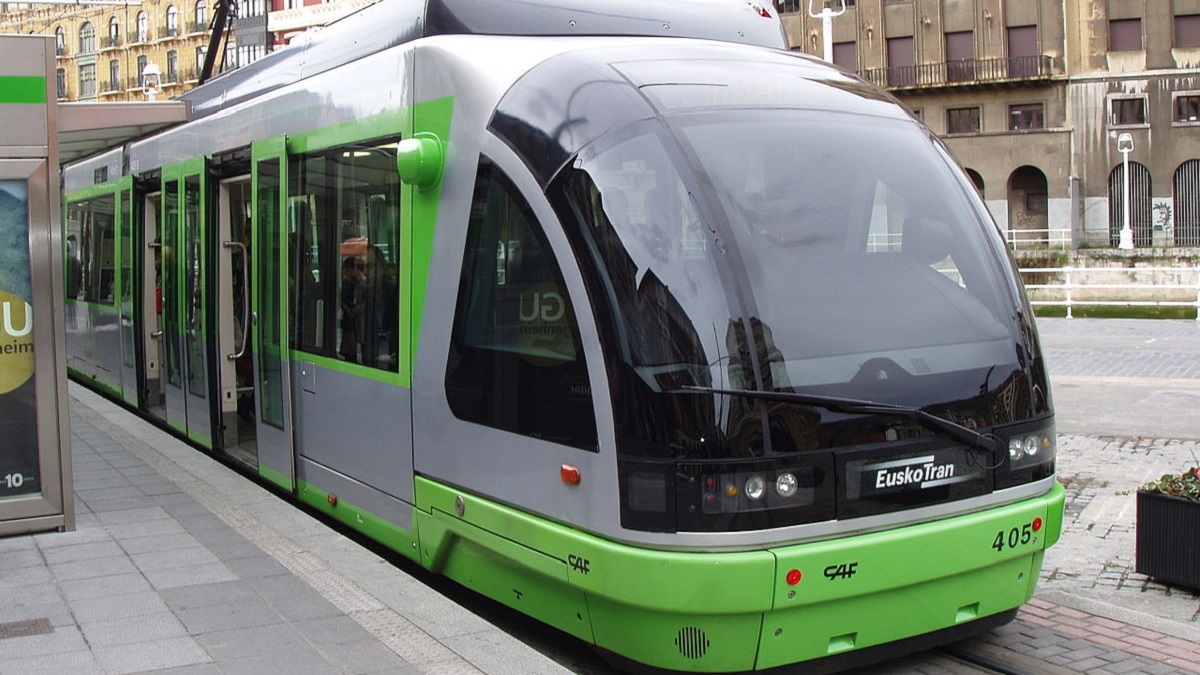 El 19 de noviembre, los servicios de tranvía y autobuses en Bilbao y Bizkaia experimentarán cambios