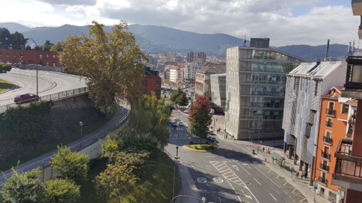 El robo y agresión al menor ocurrió en la Avenida Zumalakarregi de Bilbao