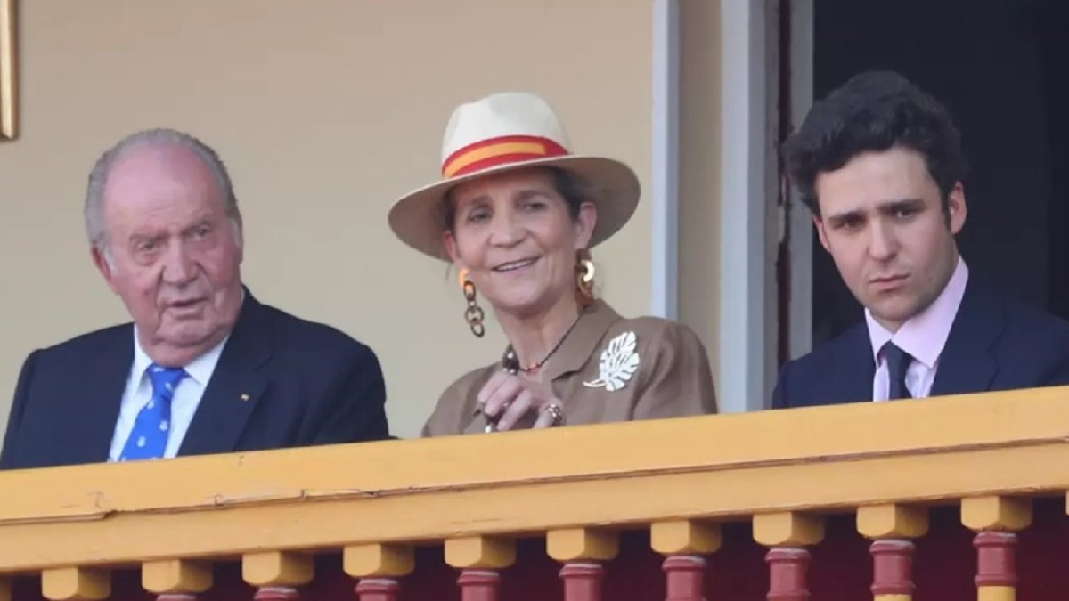 Elena y su hijo Froilán con Juan Carlos I