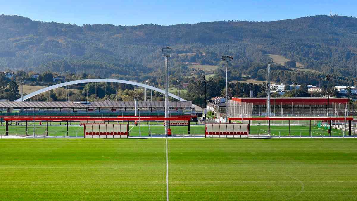 En el Athletic, Yuri y Yeray ausentes en el entrenamiento, Paredes y Unai Simón adoptan rutinas adaptadas