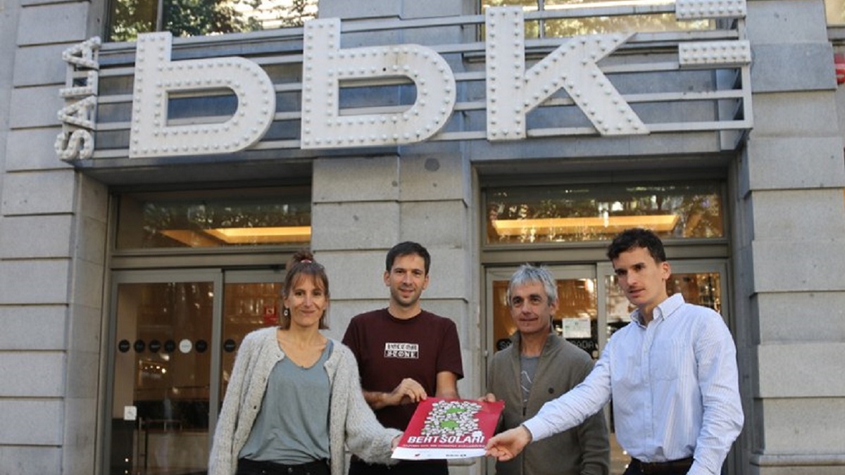 La segunda eliminatoria del 31° Premio BBK de jóvenes bertsolaris en Bermeo