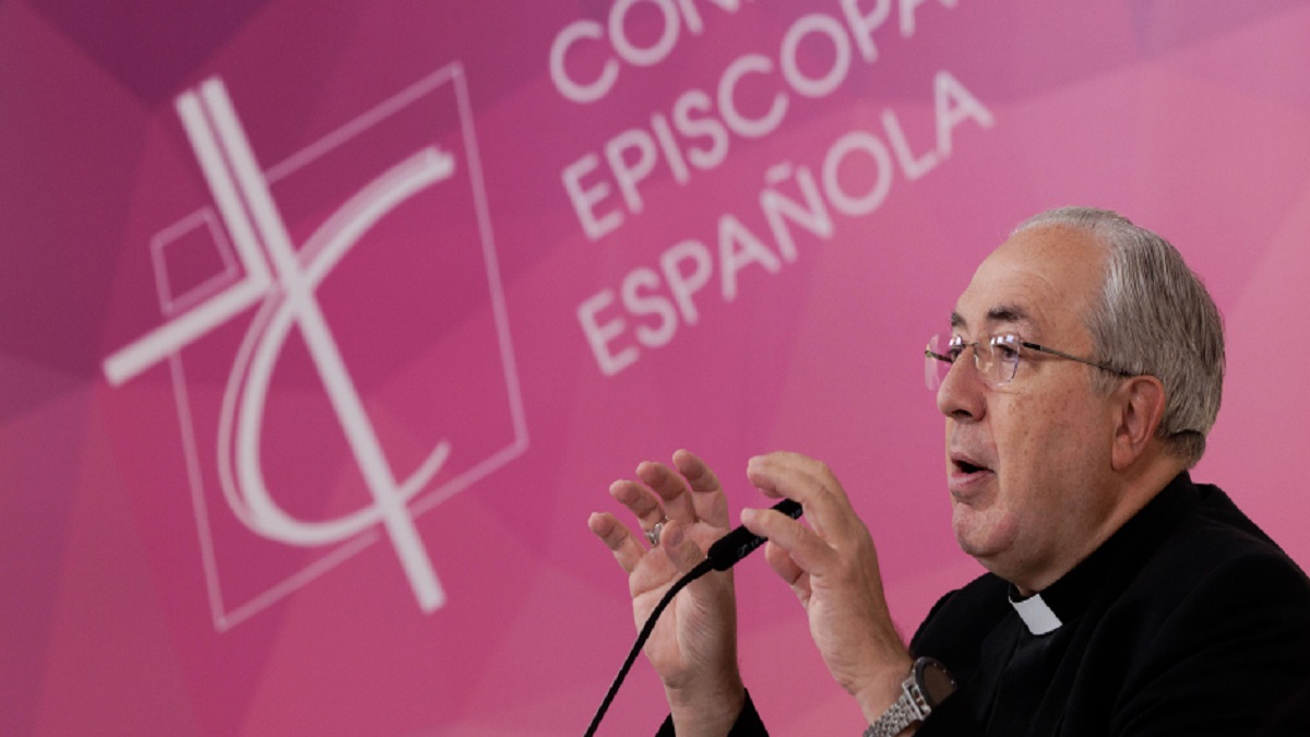 Francisco Javier Magán, secretario de la Conferencia Episcopal y arzobispo auxiliar de Toledo, anuncia la decisión de indemnizar a víctimas de abusos sexuales.