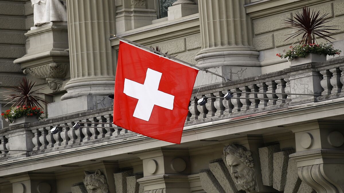 Suiza Establece Controles Financieros para Reforzar su Economía.