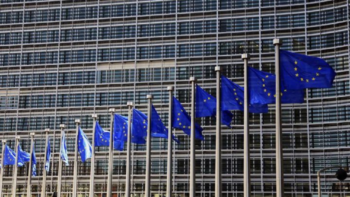 La Unión Europea estipula que los bancos implementen servicios de pagos inmediatos al estilo de Bizum.