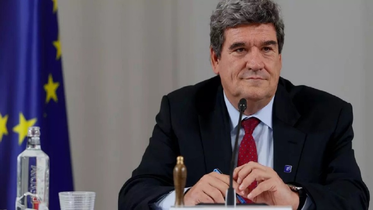 José Luis Escrivá, lehenago Inklusio, Gizarte Segurantza eta Migrazio sailburua, Eraldaketa Digitaleko ministro izendatu dute.