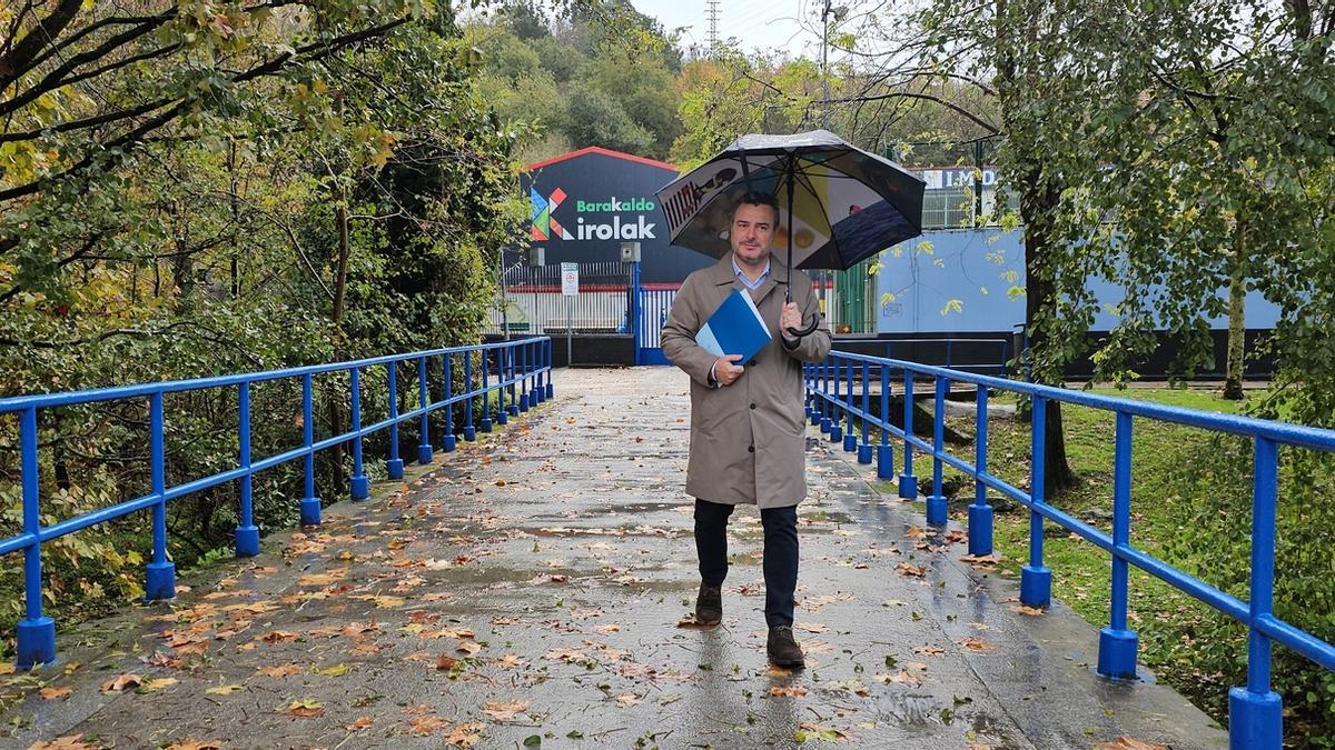 Jon Andoni Uria resalta la cooperación interinstitucional en la renovación del puente de Gorostiza.