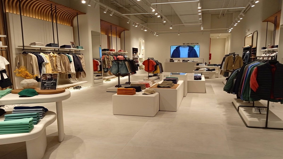 La tienda Boston en la calle Rodríguez Arias, Bilbao, ofrece un espacio de 120 metros cuadrados con un diseño único y una experiencia de compra novedosa.