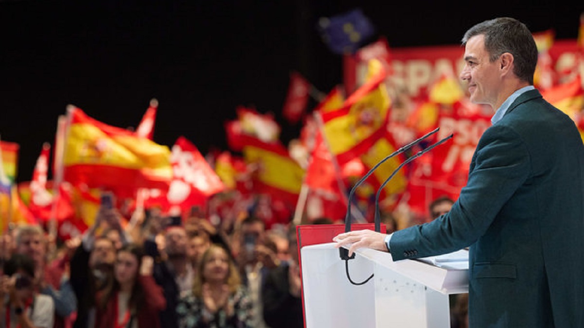 El PSOE olvida las banderas de España en el mitin de Euskadi