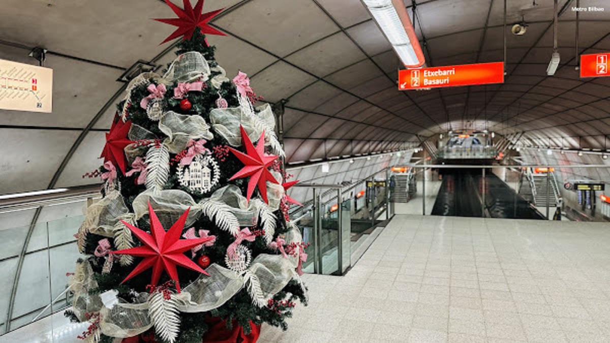 Metro Bilbao celebra la Navidad con servicio nocturno y decoraciones