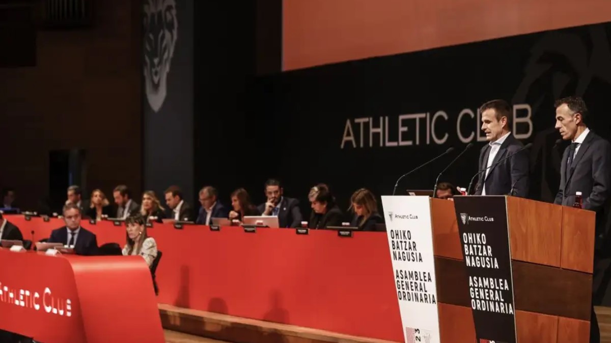 Un grupo de socios del Athletic impulsan un referéndum sobre la filosofía
