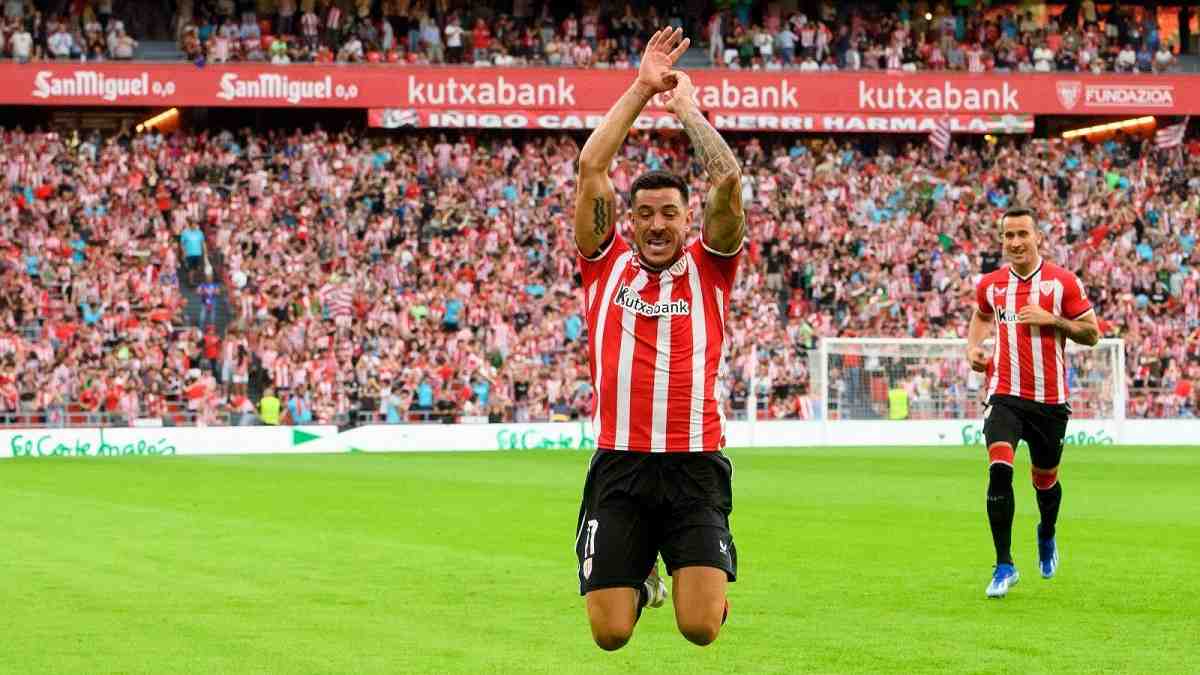 Yuri y Lekue, duelo en el lateral izquierdo del Athletic