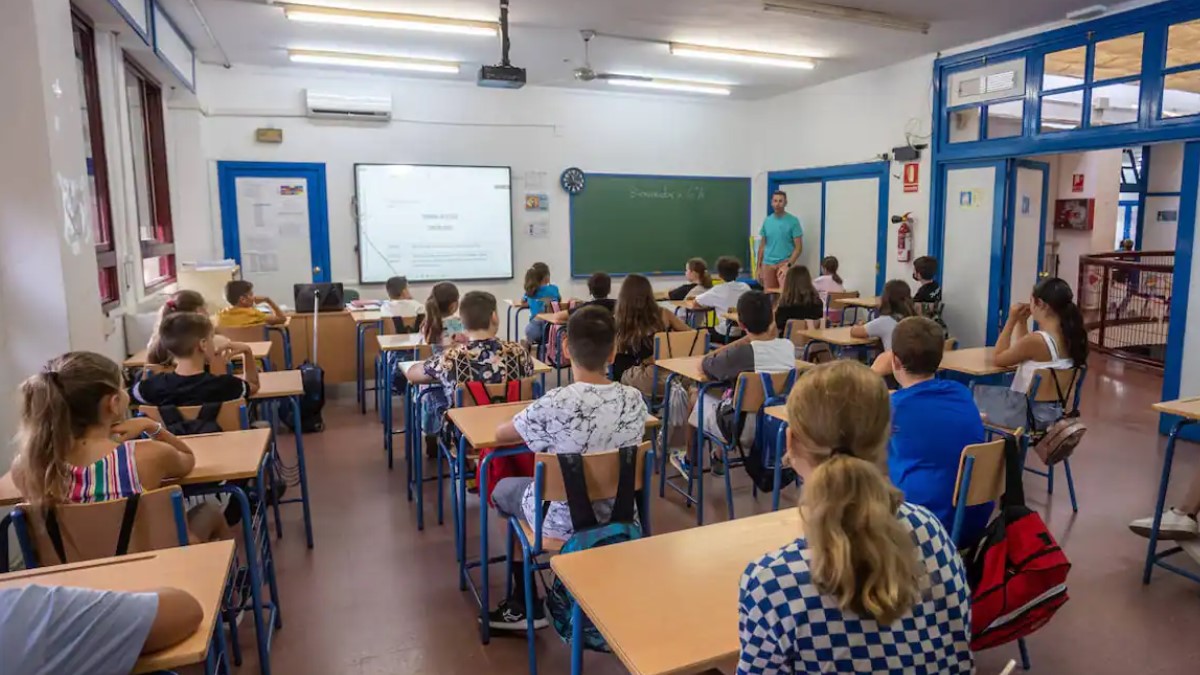 Andalucía pide a colegios discutir sobre el terrorismo de ETA
