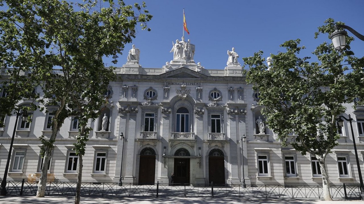 Comunidad de vecinos de Getxo sentenciada por el Tribunal Supremo a pagar daños en ático debido a filtraciones