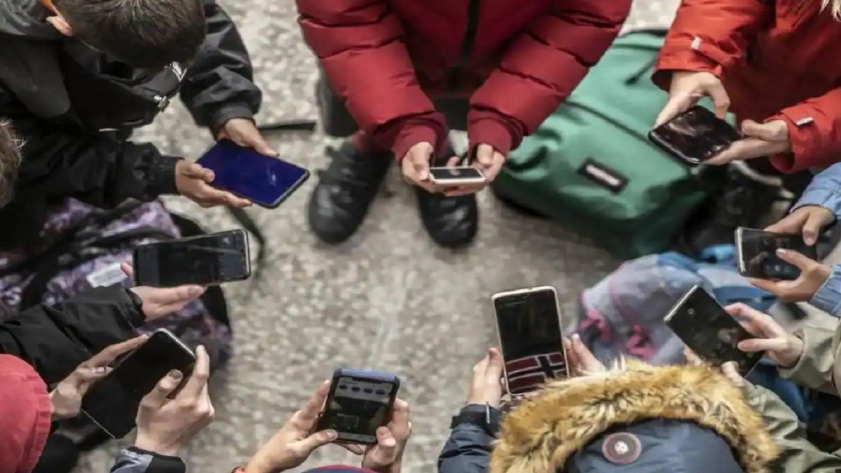 Euskadi implementa requisito de protocolos de teléfonos móviles en centros educativos