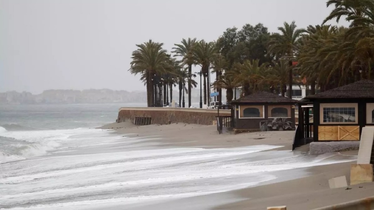 Decisión del Supremo impulsa la construcción en playas andaluzas, permitiendo más chiringuitos