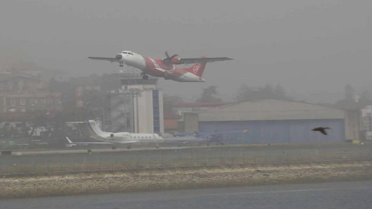 El Aeropuerto de Bilbao redirige siete vuelos debido a condiciones de niebla extrema