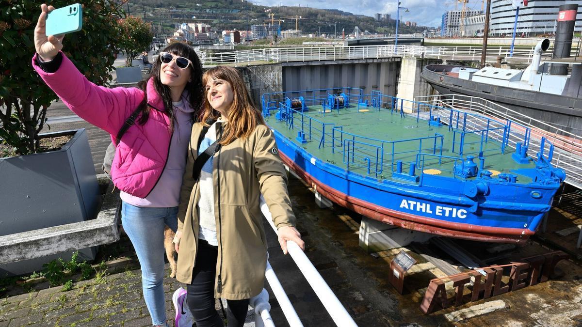 El Athletic baraja ampliar hasta 160 embarcaciones que podrían navegar junto a la gabarra