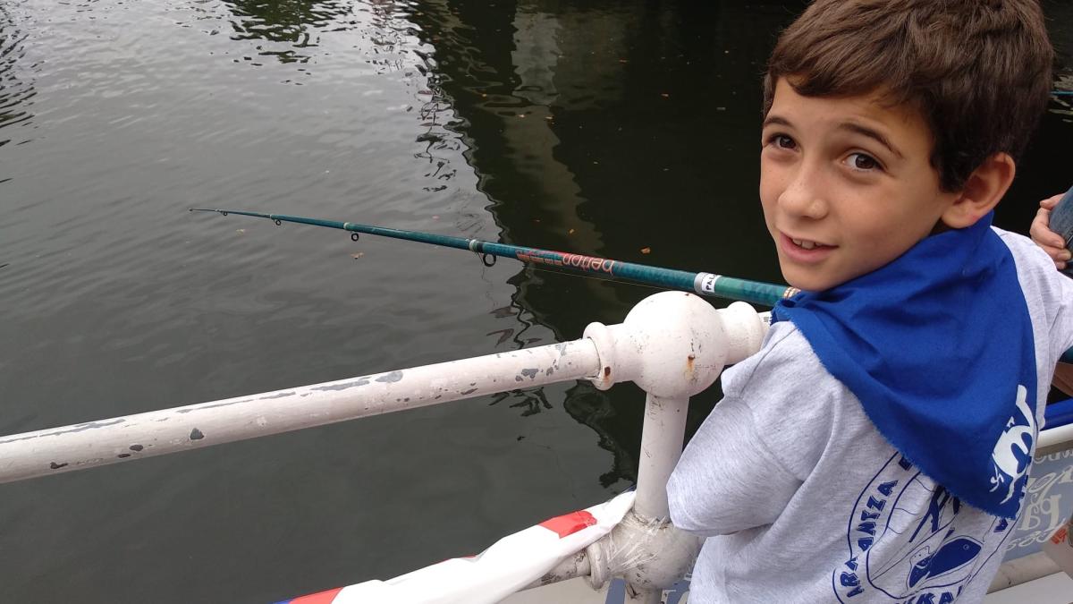 Este domingo, el Consorcio de Aguas Bilbao Bizkaia reanuda la Escuela de Pesca