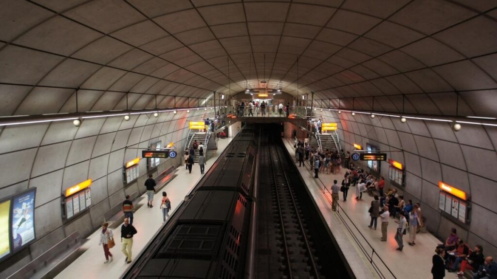 Metro Bilbao, reanuda el tráfico de trenes entre Basauri y San Ignacio
