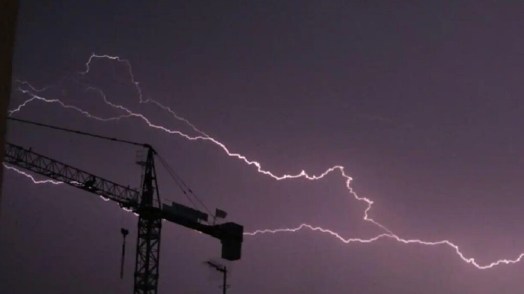 Tormenta en Bizkaia desencadena un espectacular fenómeno de más de 500 rayos