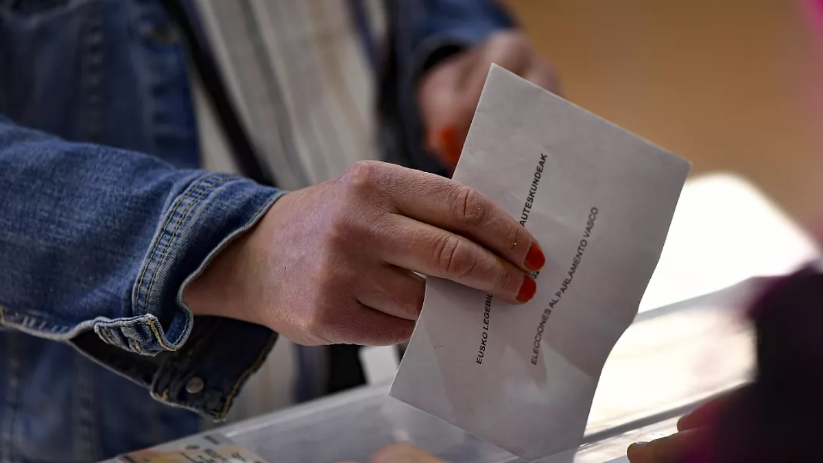 Desde las urnas hasta la elección de lehendakari, un periplo de dos meses