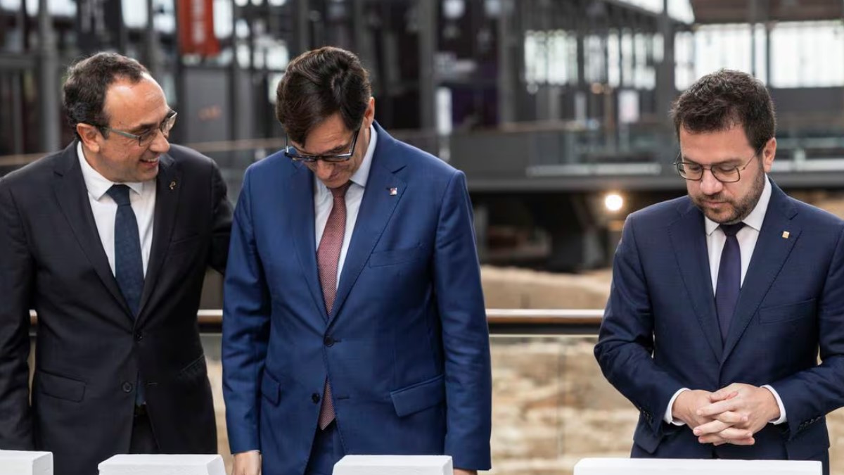 El PSC se perfila como líder en Cataluña, Junts avanza y ERC pierde fuerza