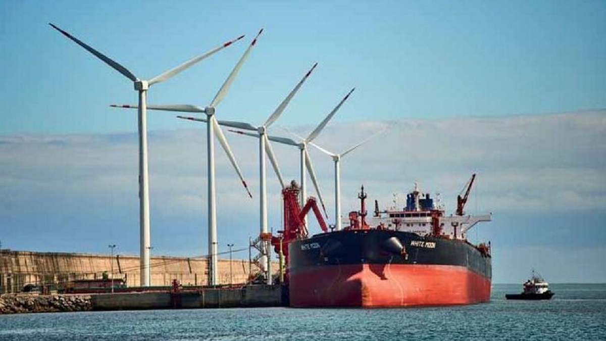 El puerto de Bilbao se consolida como epicentro mundial de la energía eólica