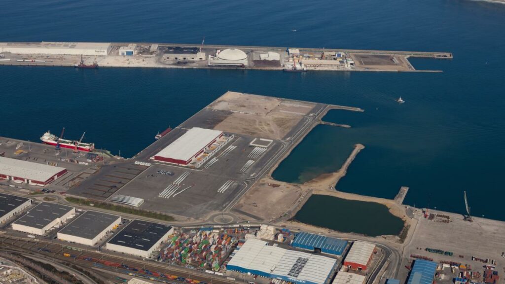 El puerto de Bilbao y la Diputación de Vizcaya mejoran su aplicación para transportistas