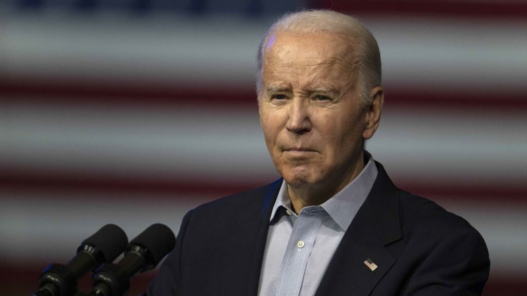 La aprobación de Biden cae a mínimos históricos en su primer mandato