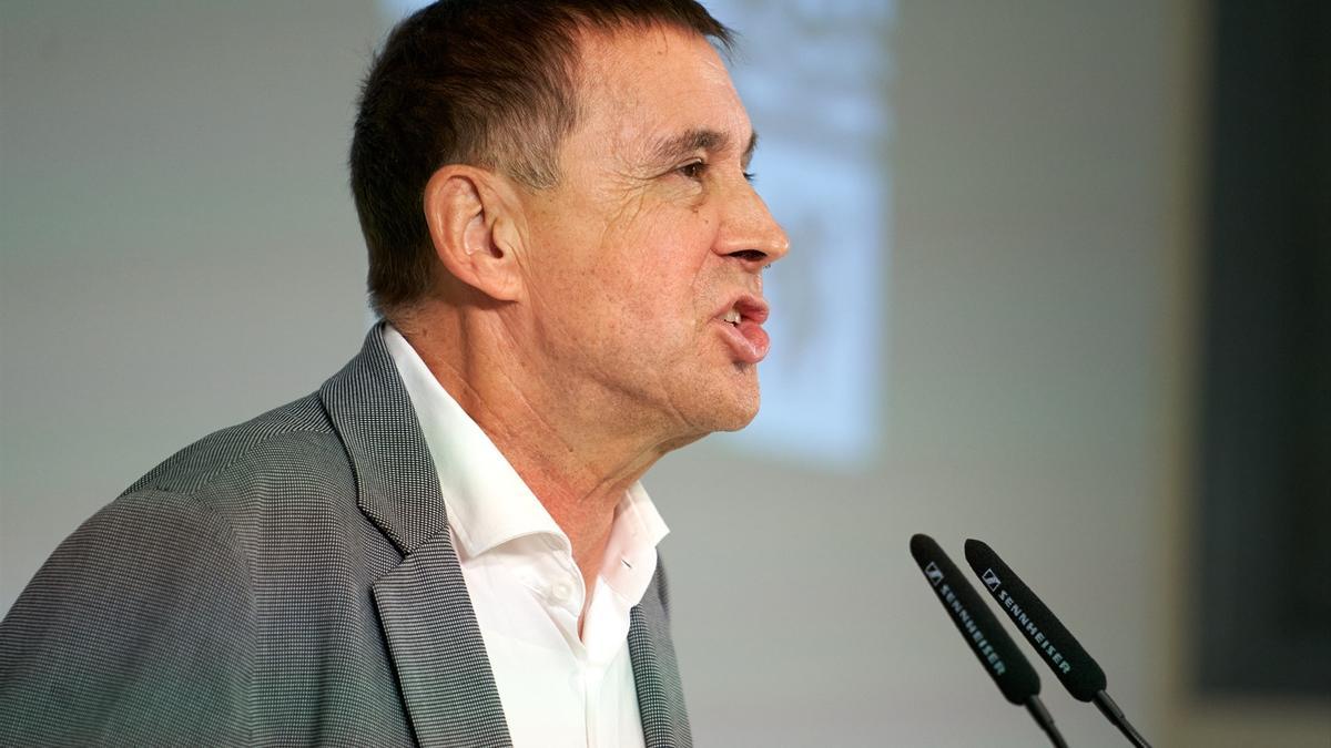 Otegi responds to Sánchez's announcement and warns about lawfare abuse