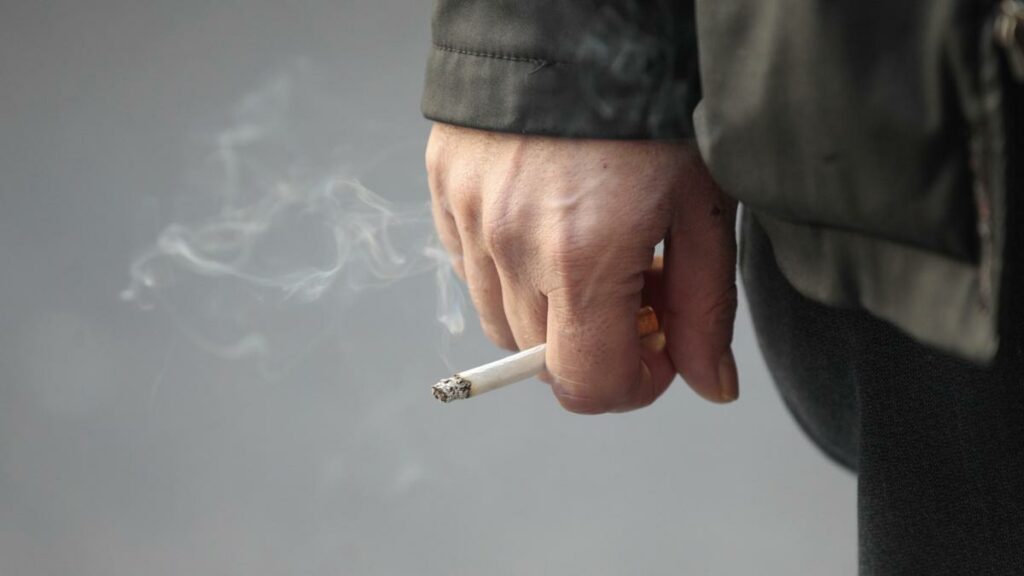 Reino Unido veta la venta de tabaco a quienes nacieron después de 2009