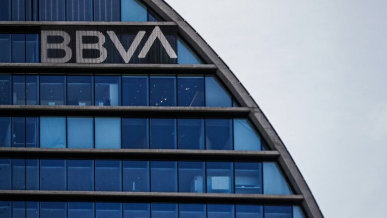 El BBVA anuncia junta extraordinaria para fusionarse con Banco Sabadell