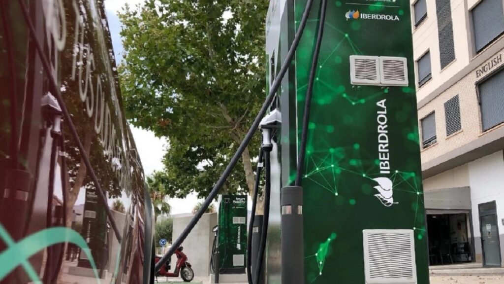 Iberdrola y Mercadona se alían Instalan 2,000 puntos de recarga para coches eléctricos