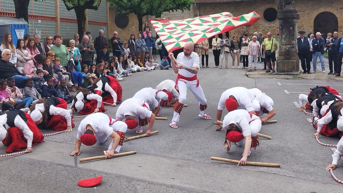 Las fiestas de San Trokaz llenan Abadiño de música, deporte y entretenimiento callejero