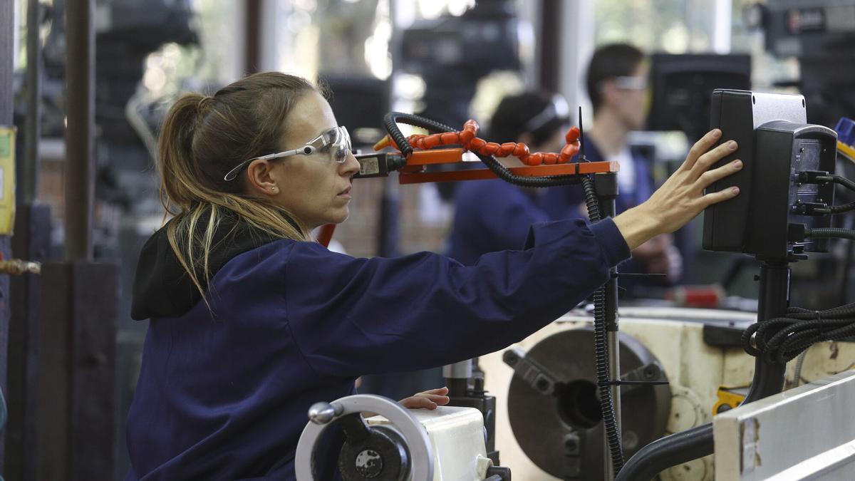 Los ciclos de FP con los salarios más altos tras un año de empleo