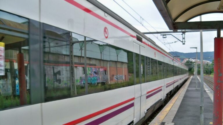 Renfe reconoce supresión de trenes en Bizkaia