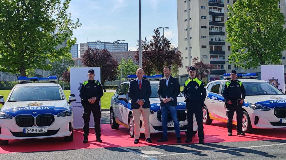 Seis coches blindados se suman a la flota de la policía de Barakaldo