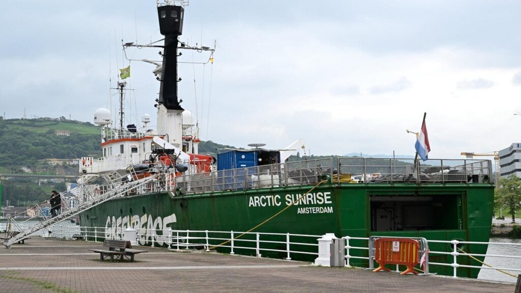 El barco de Greenpeace abre sus puertas al público en Bilbao visitas gratuitas