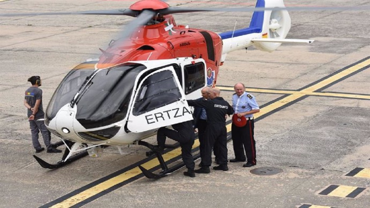 Ertzaintza suma un nuevo helicóptero y prepara la contratación de otro para renovar flota