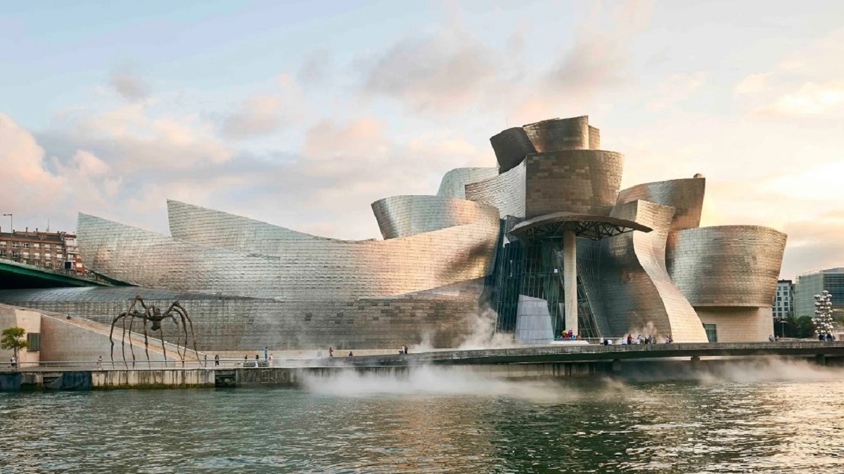 Guggenheim Bilbao extiende su horario hasta el 22 de septiembre ante la alta demanda de visitantes