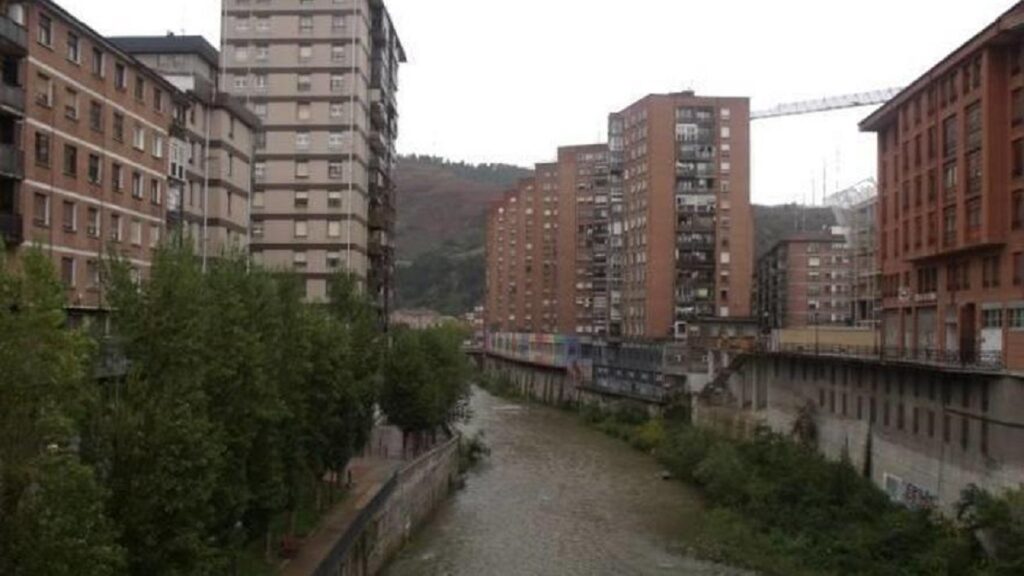 Operativo en Bizkaia concluye con la detención de un ertzaina en Basauri