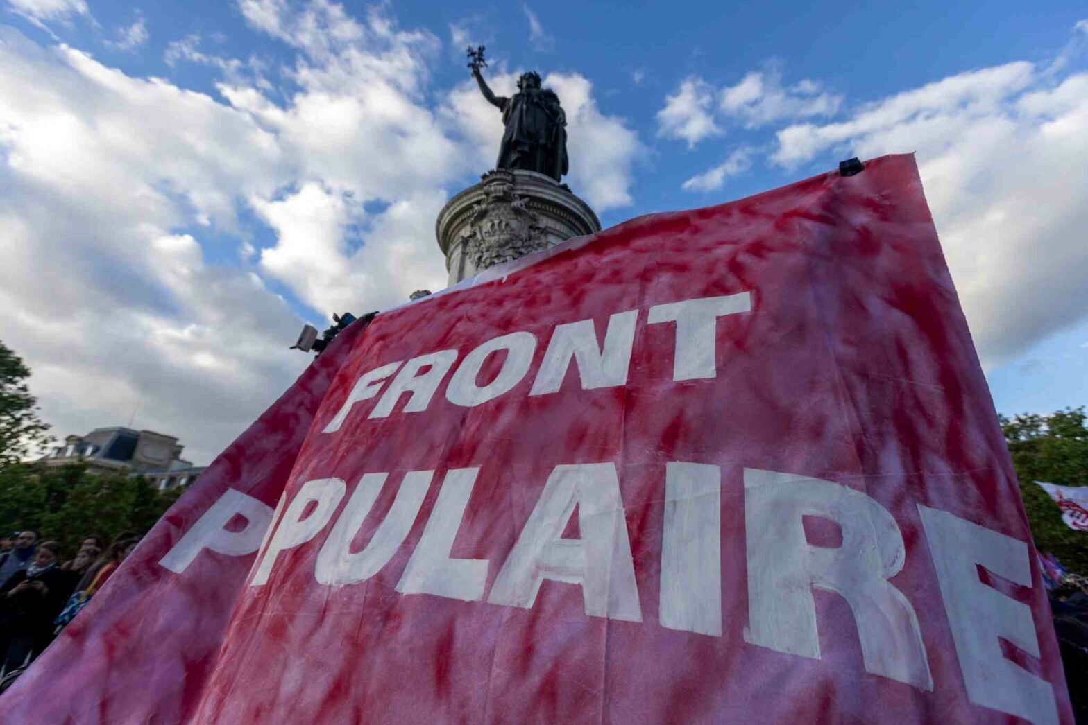 Fronte Popular berriak Frantziako mapa politikoa iraultzen du